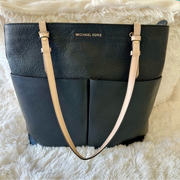 Michael Kors Bedford North South Large Black Leather Travel Tote - Picture 2 of 15